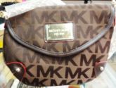 BOLSA PEQUENA COM MONOGRAMA MARROM