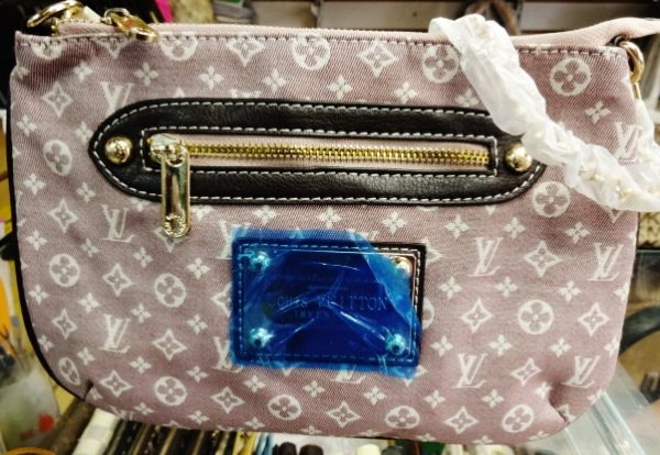 Bolsa MINI-LIN Pequena, possui 2 alças ROSA